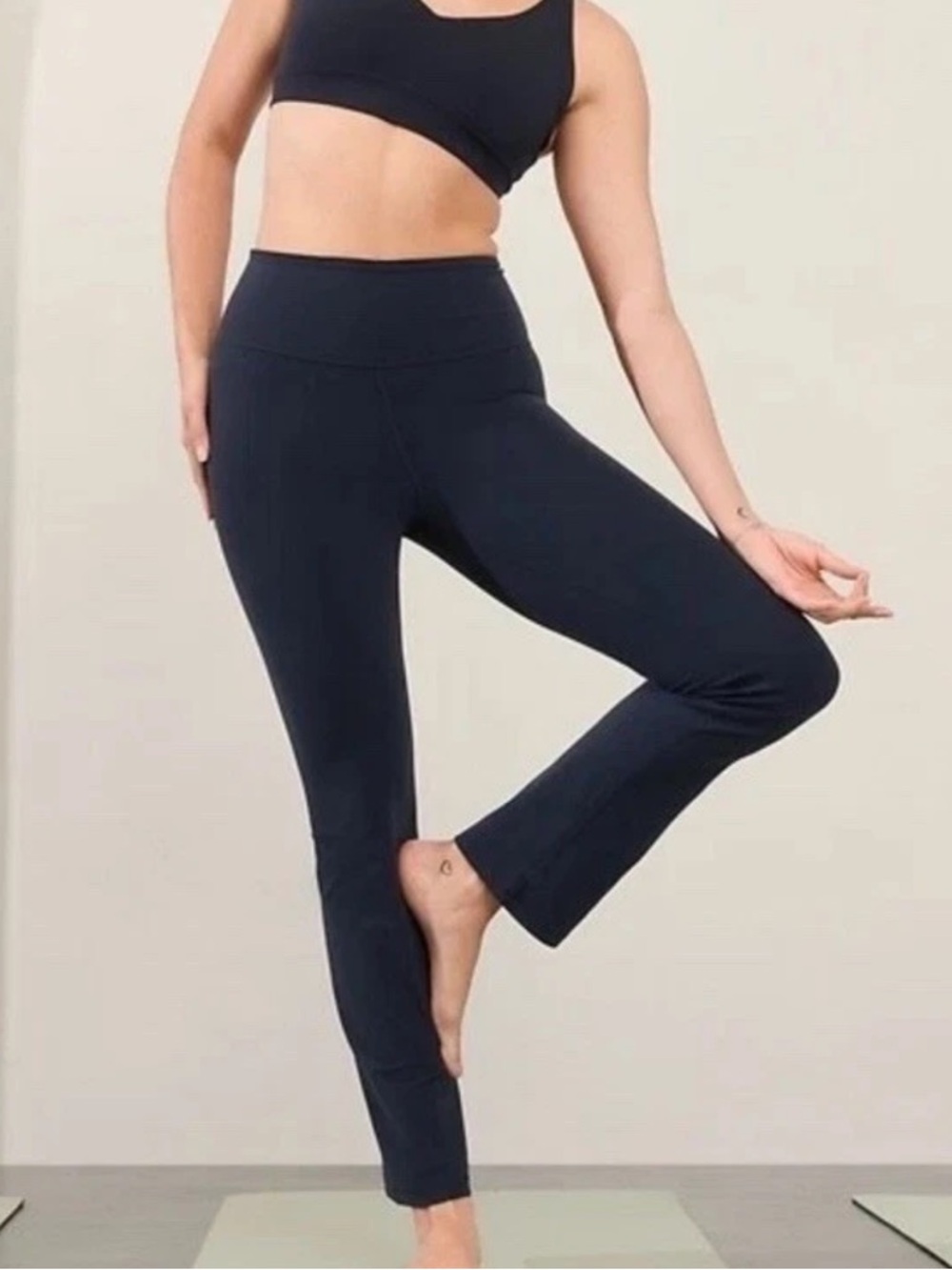 ATHLETA Elation Ultra High Rise Black Straight Leg Pant Women’s Sz L